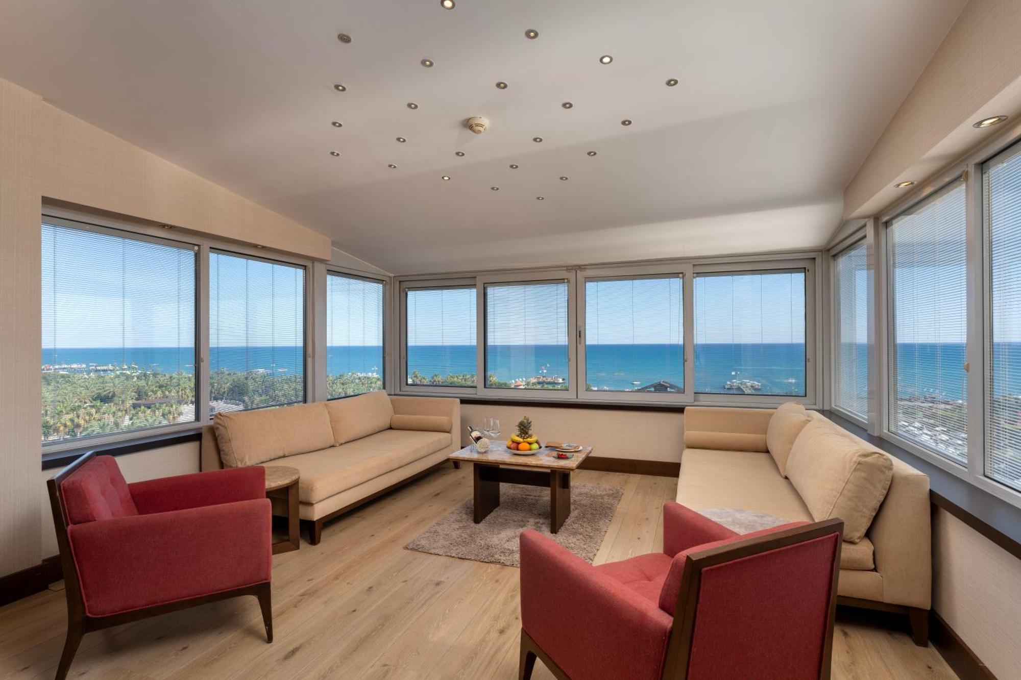 Grand Suite Hot Tub Terrace Sea View